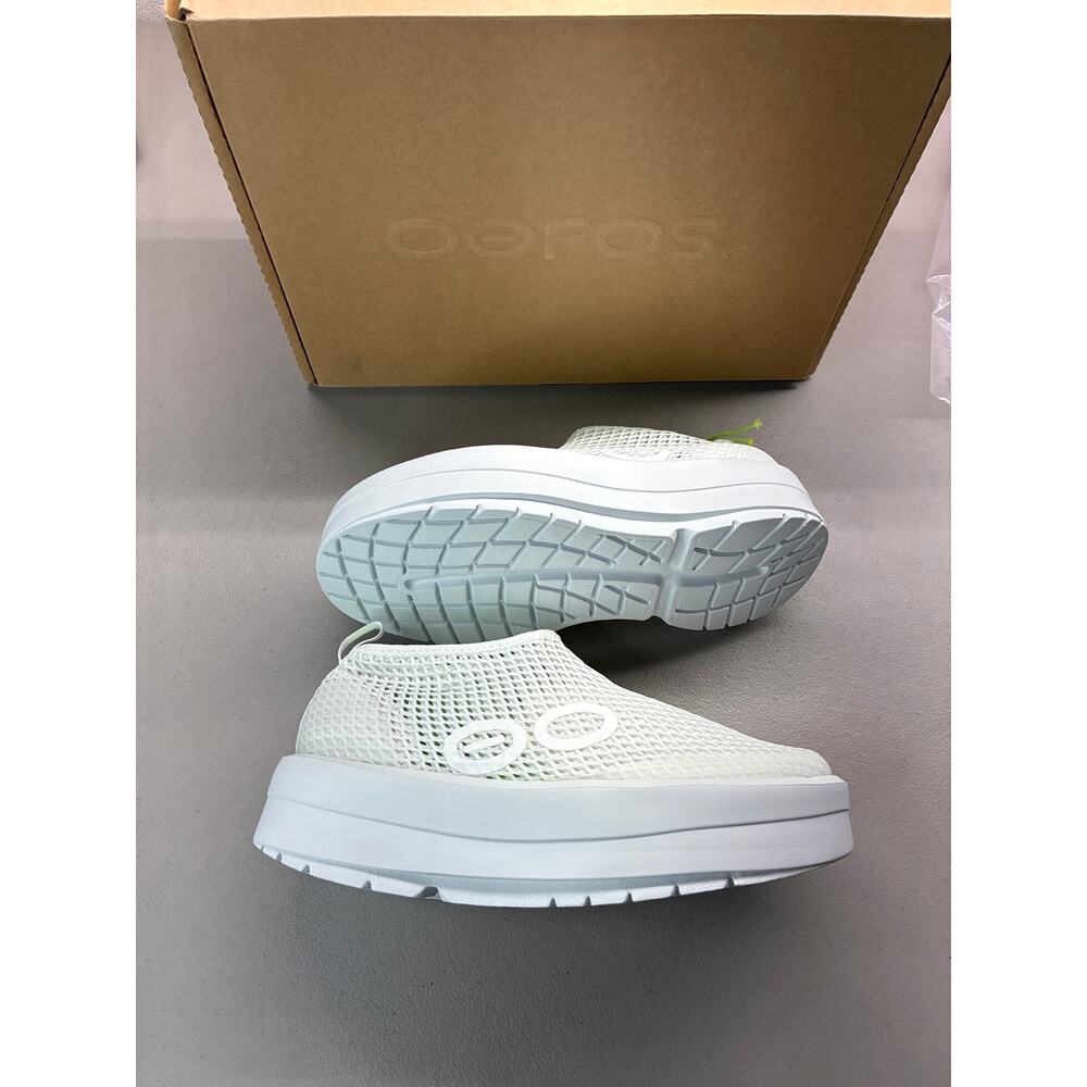 Oofos oomega chukka women’s white size 6.5